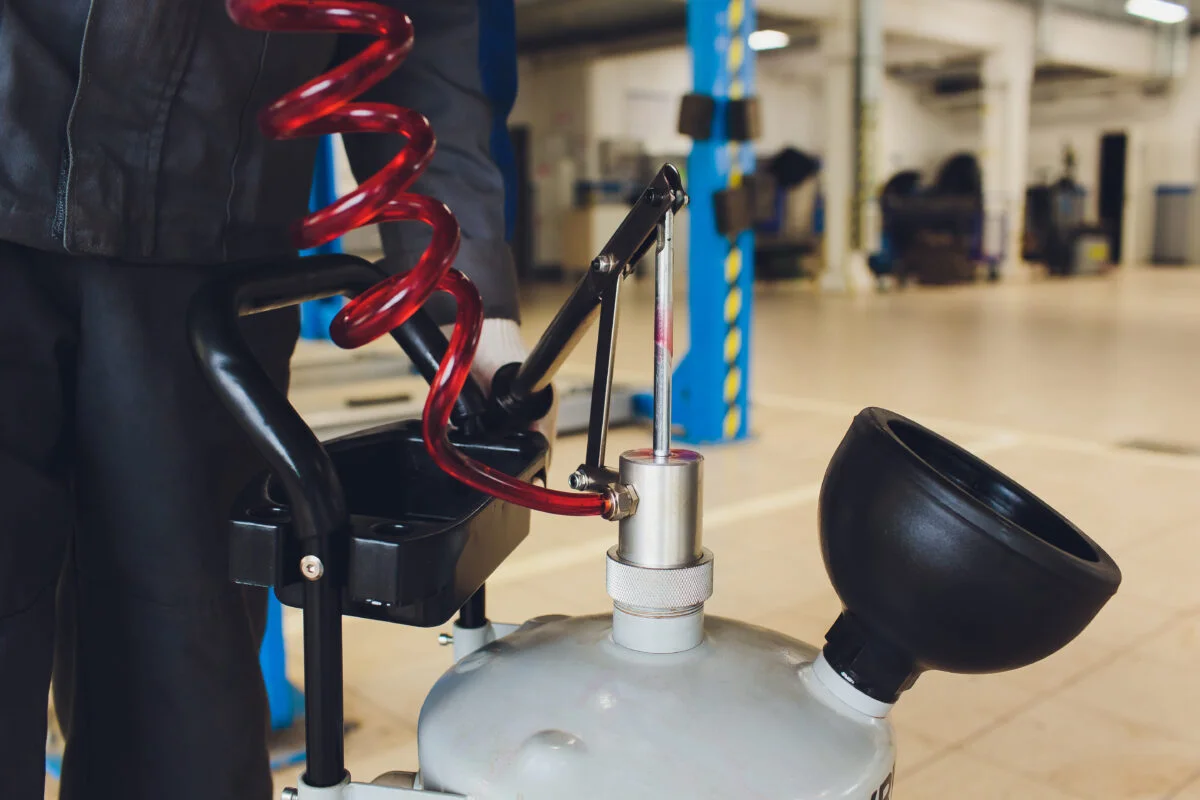 Equipamento de aplicação de fluido automotivo correto